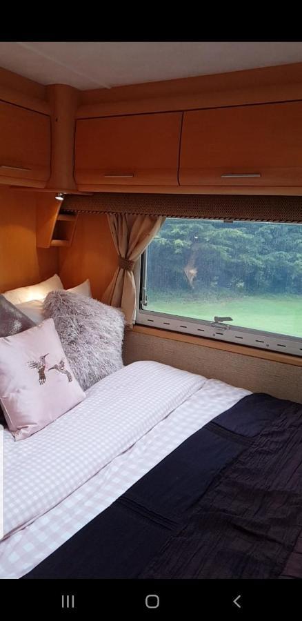 Self Contained Holiday Home Caravan Corsham Exterior foto